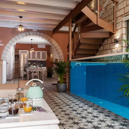 Estia Luxury Living 아파트