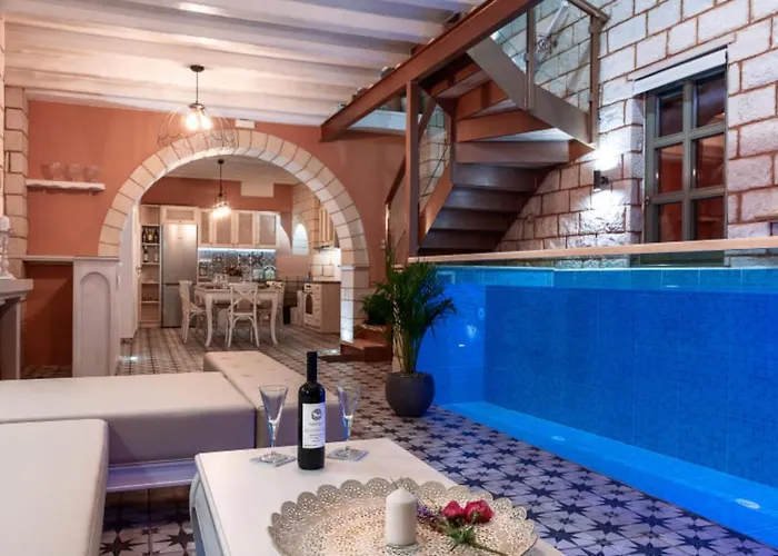 Estia Luxury Living *