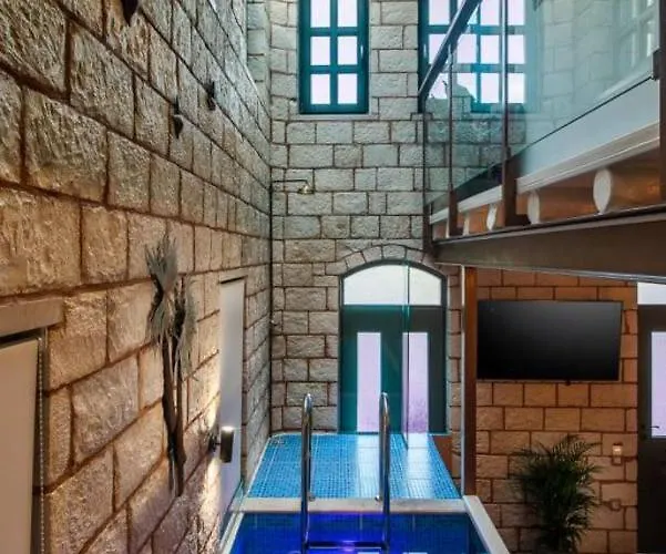 Estia Luxury Living * 하니아