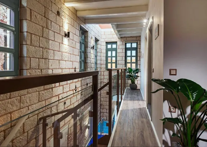 Estia Luxury Living * 하니아